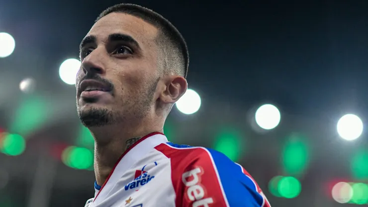 RJ - Rio de Janeiro - 10/09/2022 - BRASILEIRO A 2022. FLUMINENSE X FORTALEZA - Thiago Galhardo jogador do Fortaleza comemora seu gol durante partida contra o Fluminense no estadio Maracana pelo campeonato Brasileiro A 2022. Foto: Thiago Ribeiro/AGIF