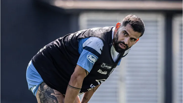 Foto: Raul Baretta/Santos FC - Rincón durante treinamento no CT Rei Pelé