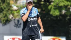 SP - SANTOS - 23/08/2023 - SANTOS, TREINO -Diego Aguirre tecnico do Santos durante treino no Centro de Treinamento CT Rei Pele. Foto: Fernanda Luz/AGIF
