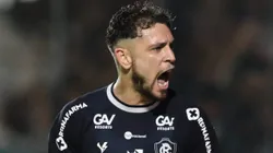 Foto: Fernando Torres/AGIF - Icaro, ex-jogador do Remo comemora seu gol durante partida contra o Sao Luiz-RS no estadio Baenao pelo campeonato Copa do Brasil 2023.