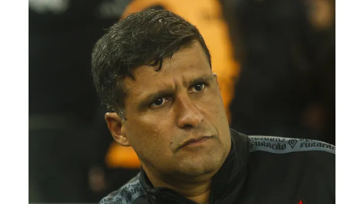 Gabriel Machado/AGIF - Torcida do Furacão está perdendo a paciência com o interino
