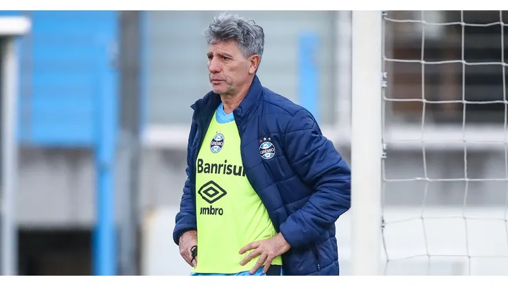 Renato chamou Bruno Uvini e Kannemann de lado para conversar sobre a possibilidade de mudança de esquema tático no Grêmio