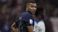 Javier Pastore foi parceiro de Mbappé (foto) na época do PSG e pode reforçar o Santos