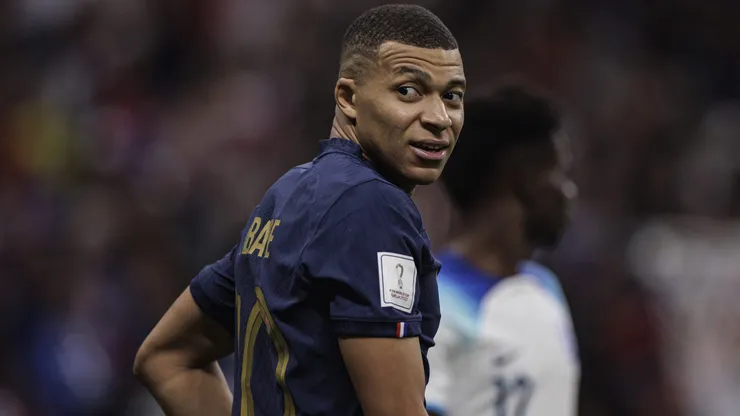 Javier Pastore foi parceiro de Mbappé (foto) na época do PSG e pode reforçar o Santos