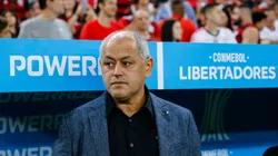 RIO DE JANEIRO, BRAZIL - AUGUST 03: Francisco Arce coach of Olimpia looks on prior to the Copa CONMEBOL Libertadores round of 16 first leg match between Flamengo and Olimpia at Maracana Stadium on August 03, 2023 in Rio de Janeiro, Brazil. (Photo by Wagner Meier/Getty Images)