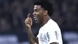 Foto: Marcello Zambrana/AGIF - Gil é titular do Corinthians