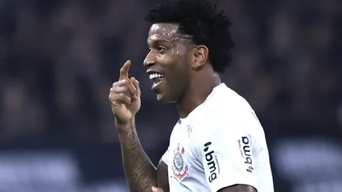 Foto: Marcello Zambrana/AGIF - Gil é titular do Corinthians