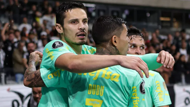 Foto: Gilson Lobo/AGIF - Raphael Veiga e Dudu são grandes nomes do Palmeiras