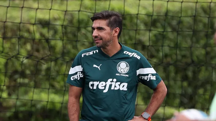 Foto: Cesar Greco/Palmeiras - Abel Ferreira em treino na Colômbia