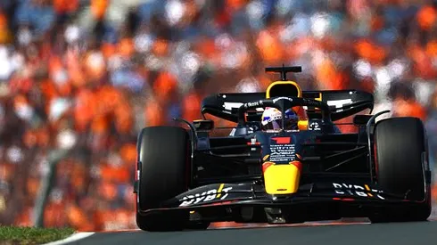 Verstappen diante do mar laranja no GP da Holanda de 2022