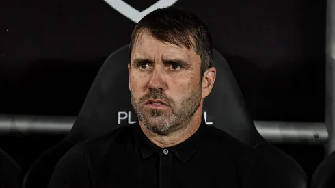 RJ - RIO DE JANEIRO - 12/08/2023 - BRASILEIRO A 2023, BOTAFOGO X INTERNACIONAL - Eduardo Coudet tecnico do Internacional durante partida contra o Botafogo no estadio Engenhao pelo campeonato Brasileiro A 2023. Foto: Thiago Ribeiro/AGIF