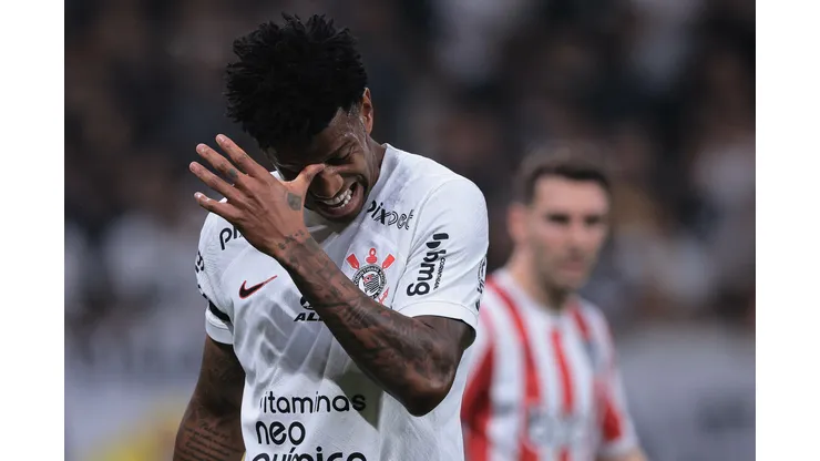 Ettore Chiereguini/AGIF. Gil rebate críticas que vem recebendo da torcida no Corinthians