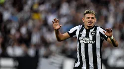 RJ - RIO DE JANEIRO - 30/07/2023 - BRASILEIRO A 2023, BOTAFOGO X CORITIBA - Tiquinho Soares jogador do Botafogo comemora seu gol durante partida contra o Coritiba no estadio Engenhao pelo campeonato Brasileiro A 2023. Foto: Thiago Ribeiro/AGIF
