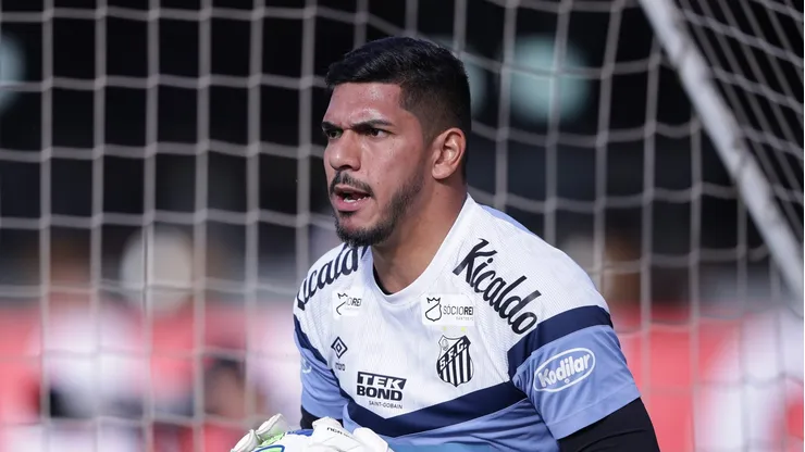 SP - SAO PAULO - 16/07/2023 - BRASILEIRO A 2023, SAO PAULO X SANTOS -Joao Paulo jogador do Santos durante aquecimento antes da partida contra o Sao Paulo no estadio Morumbi pelo campeonato Brasileiro A 2023. Foto: Ettore Chiereguini/AGIF