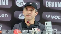 BA - SALVADOR - 18/08/2023 - BRASILEIRO B 2023, VITORIA X BOTAFOGO-SP - Leo Conde, tecnico do Vitoria durante partida contra o Botafogo-SP no estadio Barradao pelo campeonato Brasileiro B 2023. Foto: Walmir Cirne/AGIF