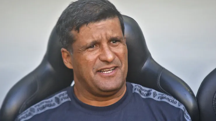 PR - CURITIBA - 24/06/2023 - BRASILEIRO A 2023, ATHLETICO-PR X CORINTHIANS - Wesley Carvalho tecnico do Athletico-PR durante partida contra o Corinthians no estadio Arena da Baixada pelo campeonato BRASILEIRO A 2023. Foto: Gabriel Machado/AGIF