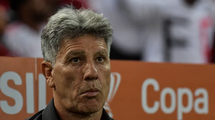 Foto: Thiago Ribeiro/AGIF - Renato: técnico deve mexer no time do Grêmio