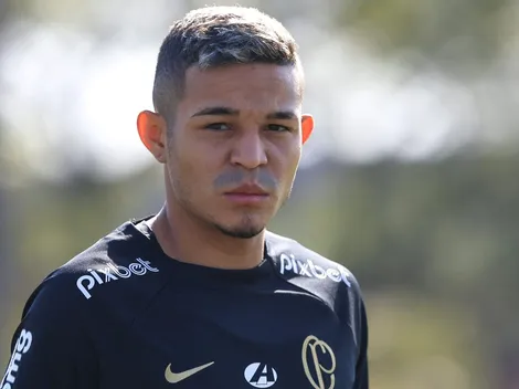 Canhoto de 29 anos é pedido no Corinthians como substituto ideal de Adson