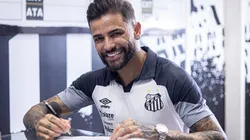 Junior Caiçara chega ao CT Rei Pelé e assina contrato - Foto: Raul Baretta/ Santos FC.