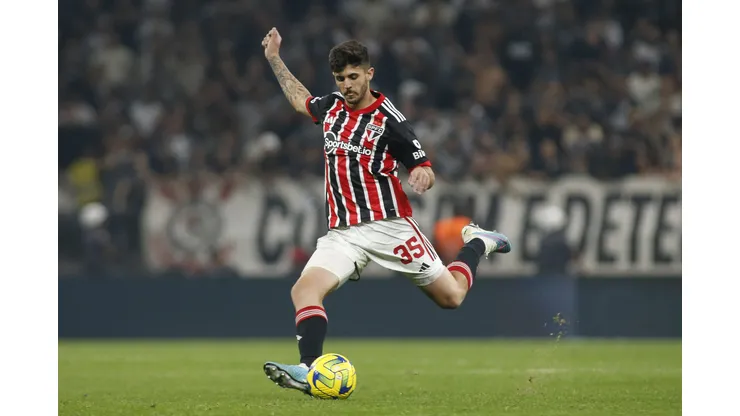 Miguel Schincariol/Getty Images - Zagueiro pode deixar o Brasil