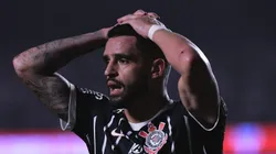 SP - SAO PAULO - 16/08/2023 - COPA DO BRASIL 2023, SAO PAULO X CORINTHIANS - Renato Augusto jogador do Corinthians lamenta chance perdida durante partida contra o Sao Paulo no estadio Morumbi pelo campeonato Copa do Brasil 2023. Foto: Ettore Chiereguini/AGIF