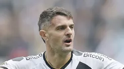 RJ - RIO DE JANEIRO - 20/08/2023 - BRASILEIRO A 2023, VASCO X ATLETICO-MG - Vegetti jogador do Vasco comemora gol marcado por Serginho durante partida contra o Atletico-MG no estadio Maracana pelo campeonato Brasileiro A 2023. Foto: Alexandre Loureiro/AGIF