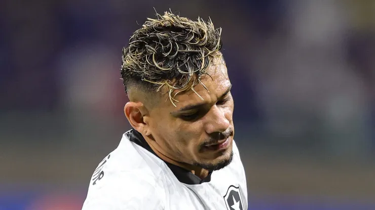 MG - BELO HORIZONTE - 06/08/2023 - BRASILEIRO A 2023, CRUZEIRO X BOTAFOGO - Tiquinho Soares jogador do Cruzeiro durante partida contra o Botafogo no estadio Mineirao pelo campeonato Brasileiro A 2023. Foto: Gilson Lobo/AGIF