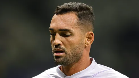 MG - BELO HORIZONTE - 10/05/2023 - BRASILEIRO A 2023, CRUZEIRO X FLUMINENSE - Gilberto jogador do Cruzeiro durante aquecimento antes da partida contra o Fluminense no estadio Mineirao pelo campeonato BRASILEIRO A 2023. Foto: Gilson Junio/AGIF