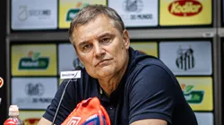 Aguirre GARANTIU: Santos cancela negócio de última hora na Vila Belmiro