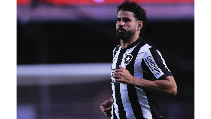 Ettore Chiereguini/AGIF - Centroavante chegou ao Rio de Janeiro com status negativo após passagem pelo Galo