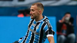 Foto: Maxi Franzoi/AGIF - Rodrigo Ely, jogador do Gremio, fala sobre a falha da zaga em jogo contra o Santos