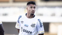 SP - SANTOS - 05/08/2023 - BRASILEIRO A 2023, SANTOS X ATHLETICO-PR - Marcos Leonardo jogador do Santos durante partida contra o Athletico-PR no estadio Vila Belmiro pelo campeonato Brasileiro A 2023. Foto: Abner Dourado/AGIF