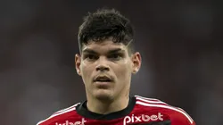 RJ - RIO DE JANEIRO - 03/08/2023 - LIBERTADORES 2023, FLAMENGO X OLIMPIA - Ayrton Lucas jogador do Flamengo durante partida contra o Olimpia no estadio Maracana pelo campeonato Libertadores 2023. Foto: Jorge Rodrigues/AGIF