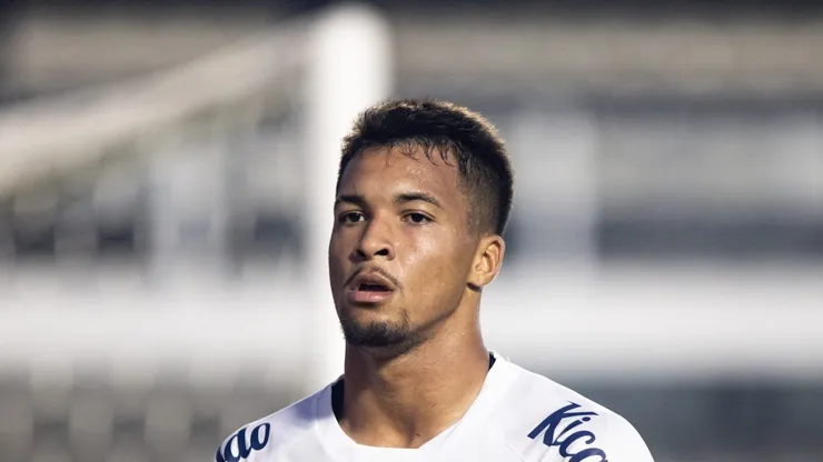 SP - SANTOS - 23/07/2023 - BRASILEIRO A 2023, SANTOS X BOTAFOGO - Marcos Leonardo jogador do Santos comemora seu gol durante partida contra o Botafogo no estadio Vila Belmiro pelo campeonato Brasileiro A 2023. Foto: Abner Dourado/AGIF