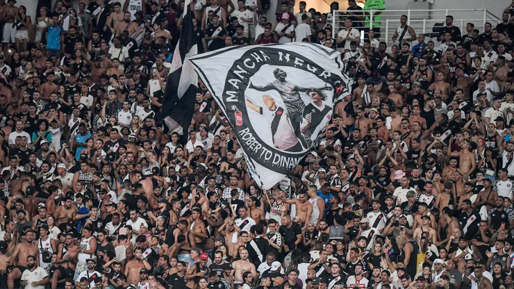 RJ - Rio de Janeiro - 19/03/2023 - CARIOCA 2023, VASCO X FLAMENGO - Torcida do Vasco durante partida contra Flamengo no estadio Maracana pelo campeonato Carioca 2023. Foto: Thiago Ribeiro/AGIF