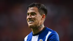 Foto: Octavio Passos/Getty Images - Otávio em ação com a camisa do Porto