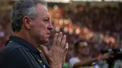 RIO DE JANEIRO, BRAZIL - MAY 26: Head coach Abel Braga of Flamengo gestures during a match between Flamengo and Athletico PR as part of Brasileirao Series A 2019 at Maracana Stadium on May 26, 2019 in Rio de Janeiro, Brazil. (Photo by Bruna Prado/Getty Images)