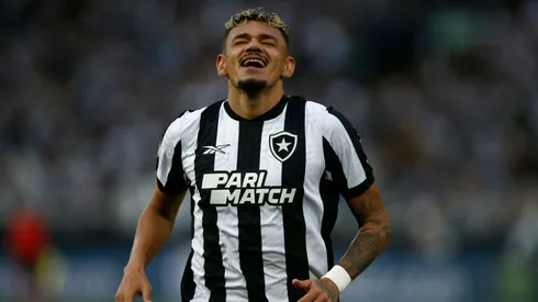 RIO DE JANEIRO, BRAZIL - JULY 30: Tiquinho Soares of Botafogo celebrates after scoring the team's fourth goal during the match between Botafogo and Coritiba as part of Brasileirao 2023 at Estadio Olimpico Nilton Santos on July 30, 2023 in Rio de Janeiro, Brazil. (Photo by Wagner Meier/Getty Images)
