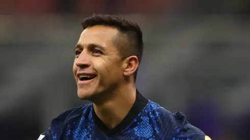 MILAN, ITALY - DECEMBER 12: Alexis Sanchez of FC Internazionale celebrates his goal during the Serie A match between FC Internazionale and Cagliari Calcio at Stadio Giuseppe Meazza on December 12, 2021 in Milan, Italy. (Photo by Marco Luzzani/Getty Images)