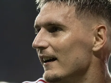 Varela gera PERSONAGEM INCOMUM e situação acaba bombando na web após classificação do Flamengo