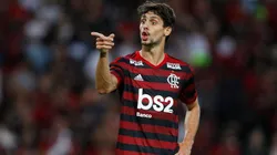 RIO DE JANEIRO, BRAZIL - JUNE 09: Rodrigo Caio of Flamengo reacts during a match between Fluminense and Flamengo as part of the Brasileirao Series A championship at Maracana Stadium on June 9, 2019 in Rio de Janeiro, Brazil. (Photo by Wagner Meier/Getty Images)