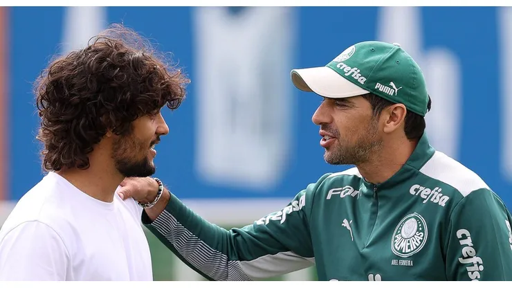Scarpa APRONTA com Abel meses após chegar na Europa e situação chama atenção de todos no Palmeiras