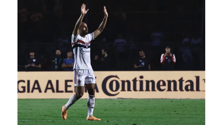 SP - SAO PAULO - 16/08/2023 - COPA DO BRASIL 2023, SAO PAULO X CORINTHIANS - Lucas Moura jogador do Sao Paulo comemora seu gol durante partida contra o Corinthians no estadio Morumbi pelo campeonato Copa do Brasil 2023. Foto: Marcello Zambrana/AGIF