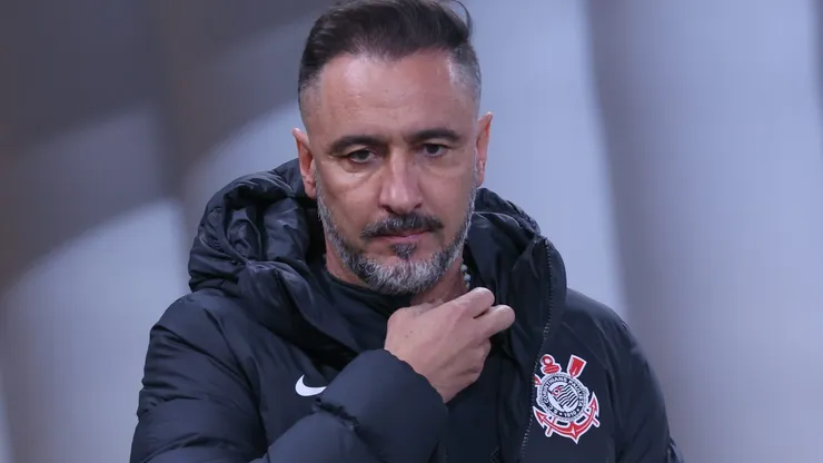 Foto: Marcello Zambrana/AGIF - Vítor Pereira pode ver Luxa igualar seu feito