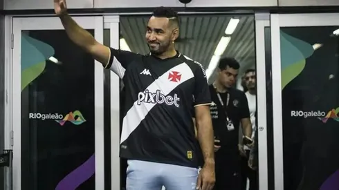Torcedores do Vasco zoam jogador do Flamengo em chegada de Payet - Foto: Divulgação/Instagram/Vasco da Gama