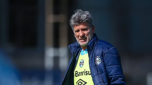 Renato Gaúcho recebe informação de última hora sobre saída de titular