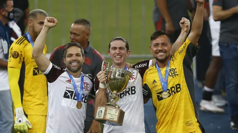 Diego Ribas e Diego Alves fazem falta ao elenco do Flamengo, garante jornalista - Foto: Wagner Meier/Getty Images