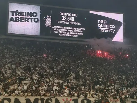 Torcida do Corinthians aparece em peso em treino aberto realizado na Neo Química Arena