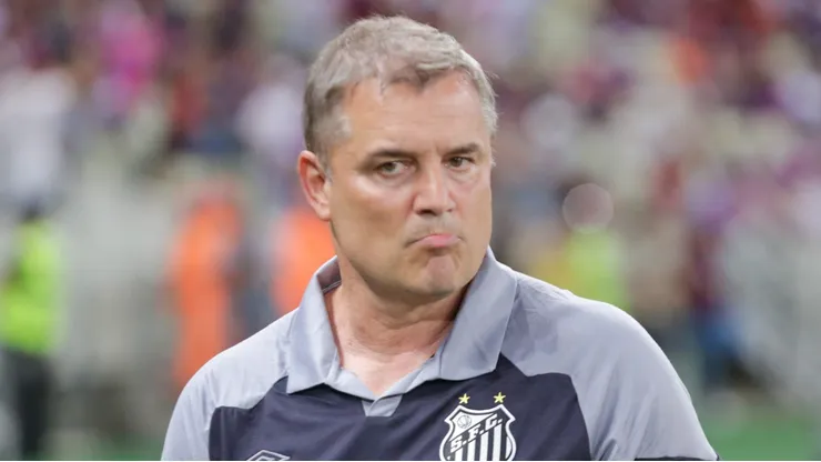 CE - FORTALEZA - 13/08/2023 - BRASILEIRO A 2023, FORTALEZA X SANTOS - Aguirre tecnico do Santos durante partida contra o Fortaleza no estadio Arena Castelao pelo campeonato Brasileiro A 2023. Foto: Lucas Emanuel/AGIF