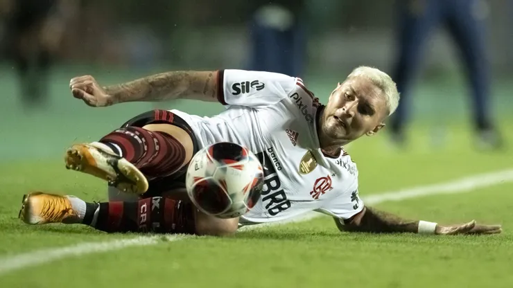 Foto: Jorge Rodrigues/AGIF - Varela foi assunto da torcida do Palmeiras.